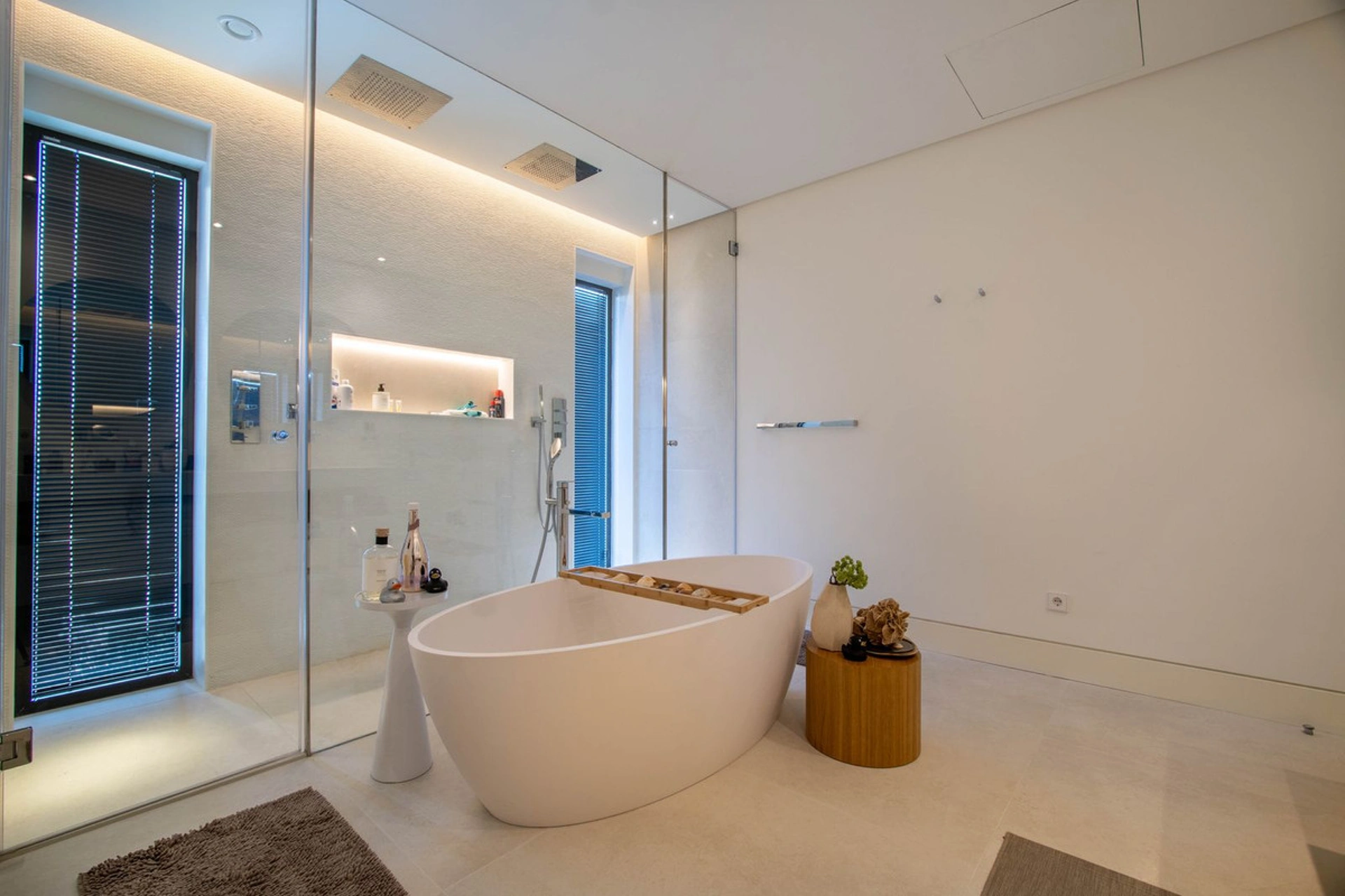 Villa for sale in Benahavis