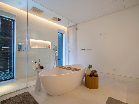 Villa for sale in Benahavis