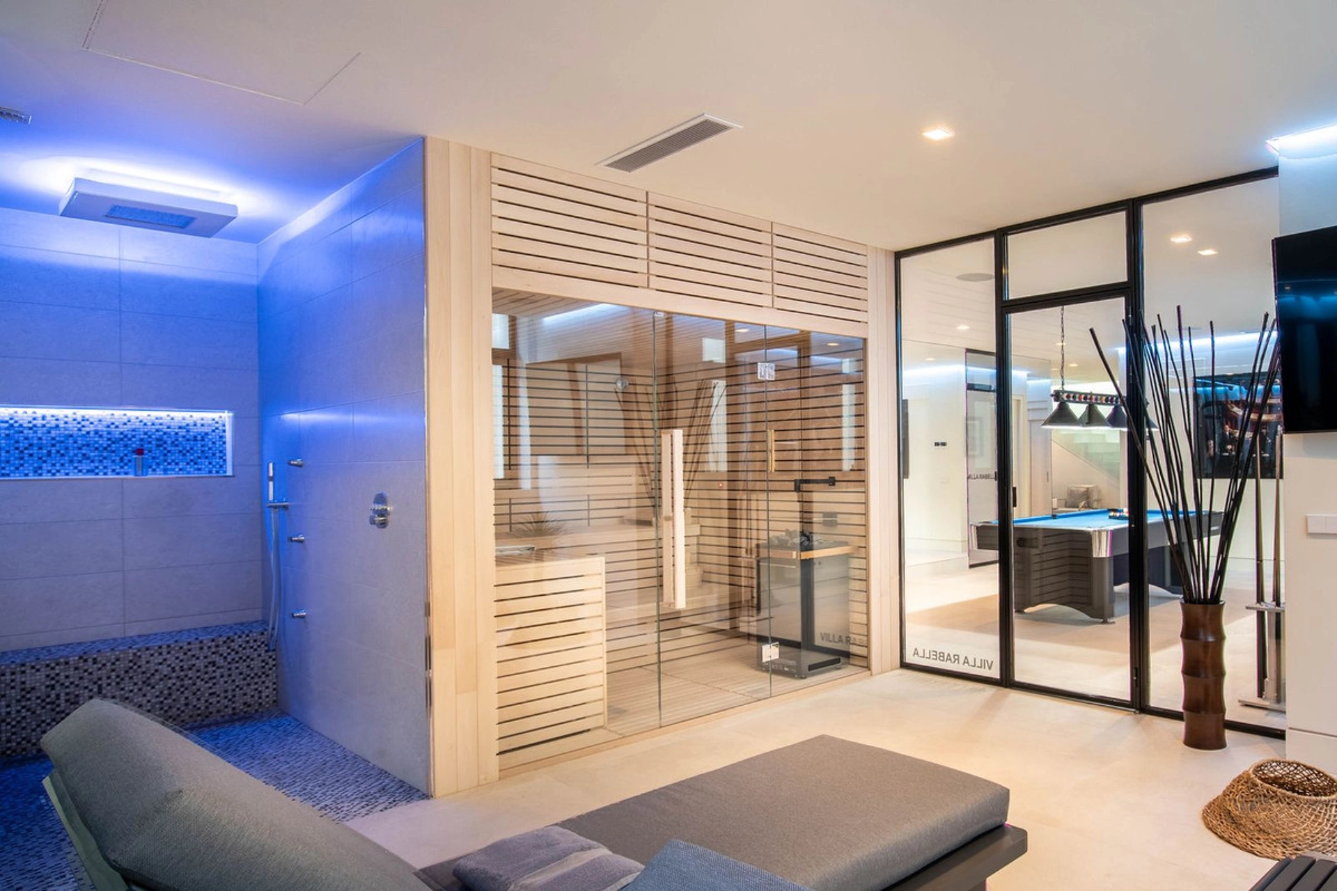 Villa for sale in Benahavis