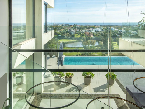 Villa for sale in Benahavis