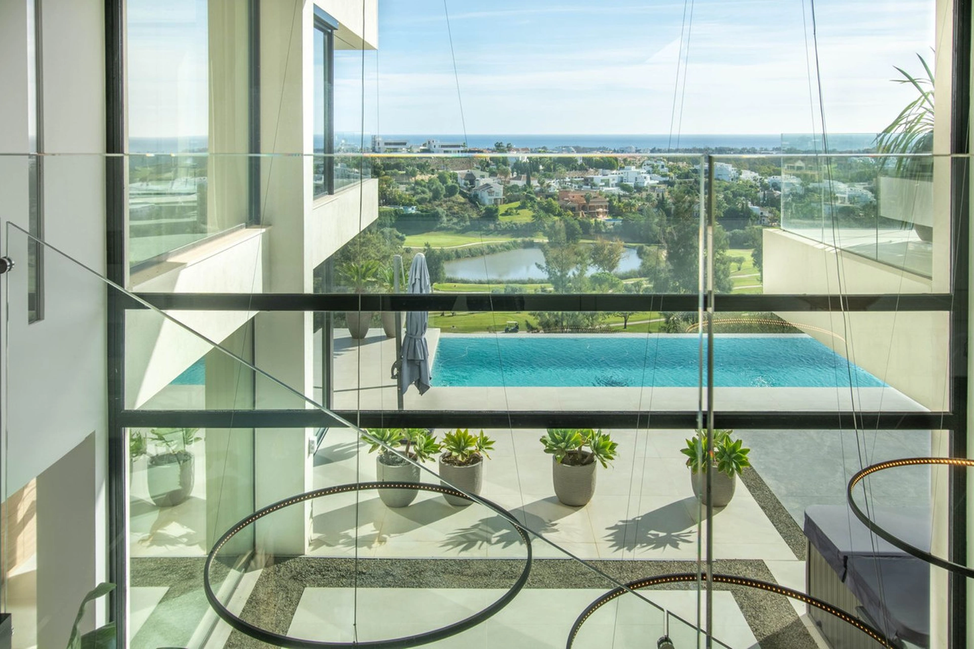 Villa for sale in Benahavis