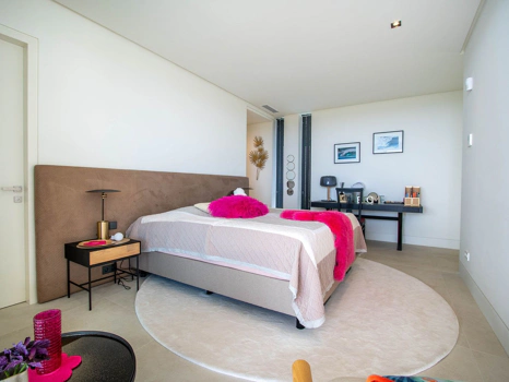 Villa for sale in Benahavis