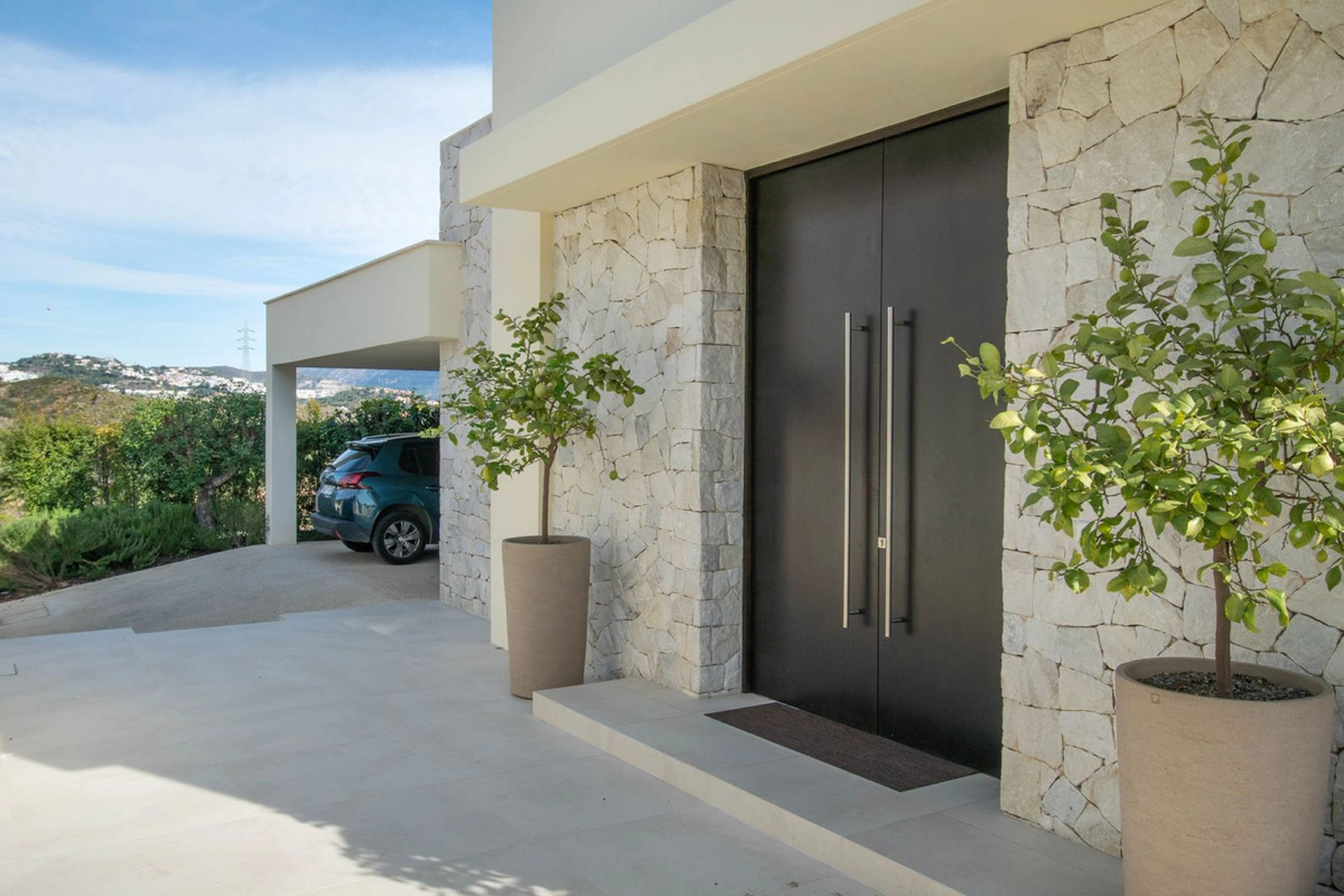 Villa for sale in Benahavis