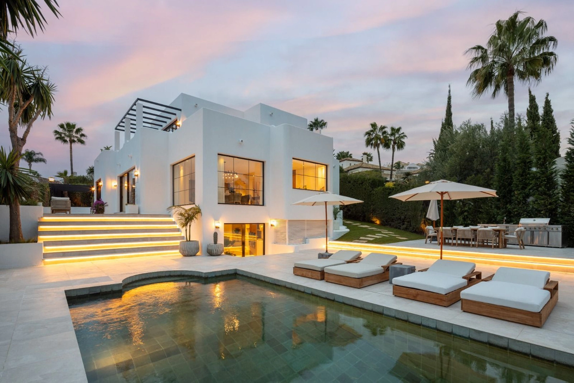 Villa for sale in Nueva Andalucia, Marbella
