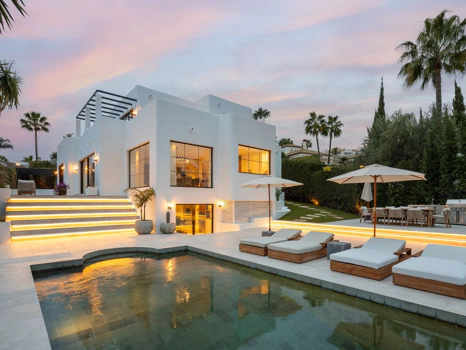 Villa for sale in Nueva Andalucia, Marbella