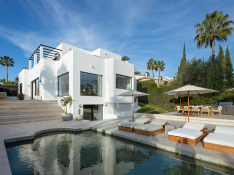 Villa for sale in Nueva Andalucia, Marbella
