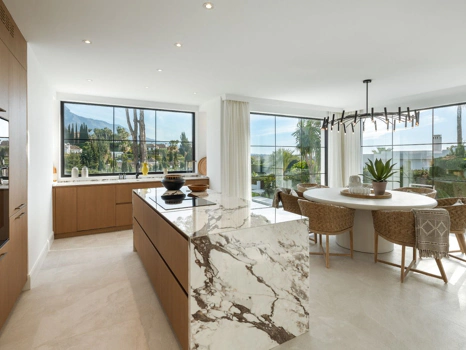 Villa for sale in Nueva Andalucia, Marbella
