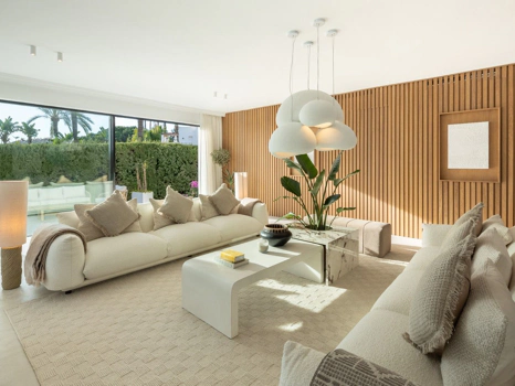 Villa for sale in Nueva Andalucia, Marbella