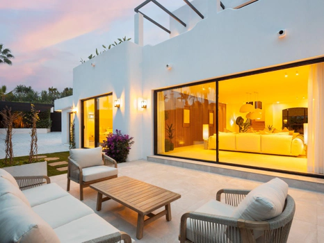 Villa for sale in Nueva Andalucia, Marbella