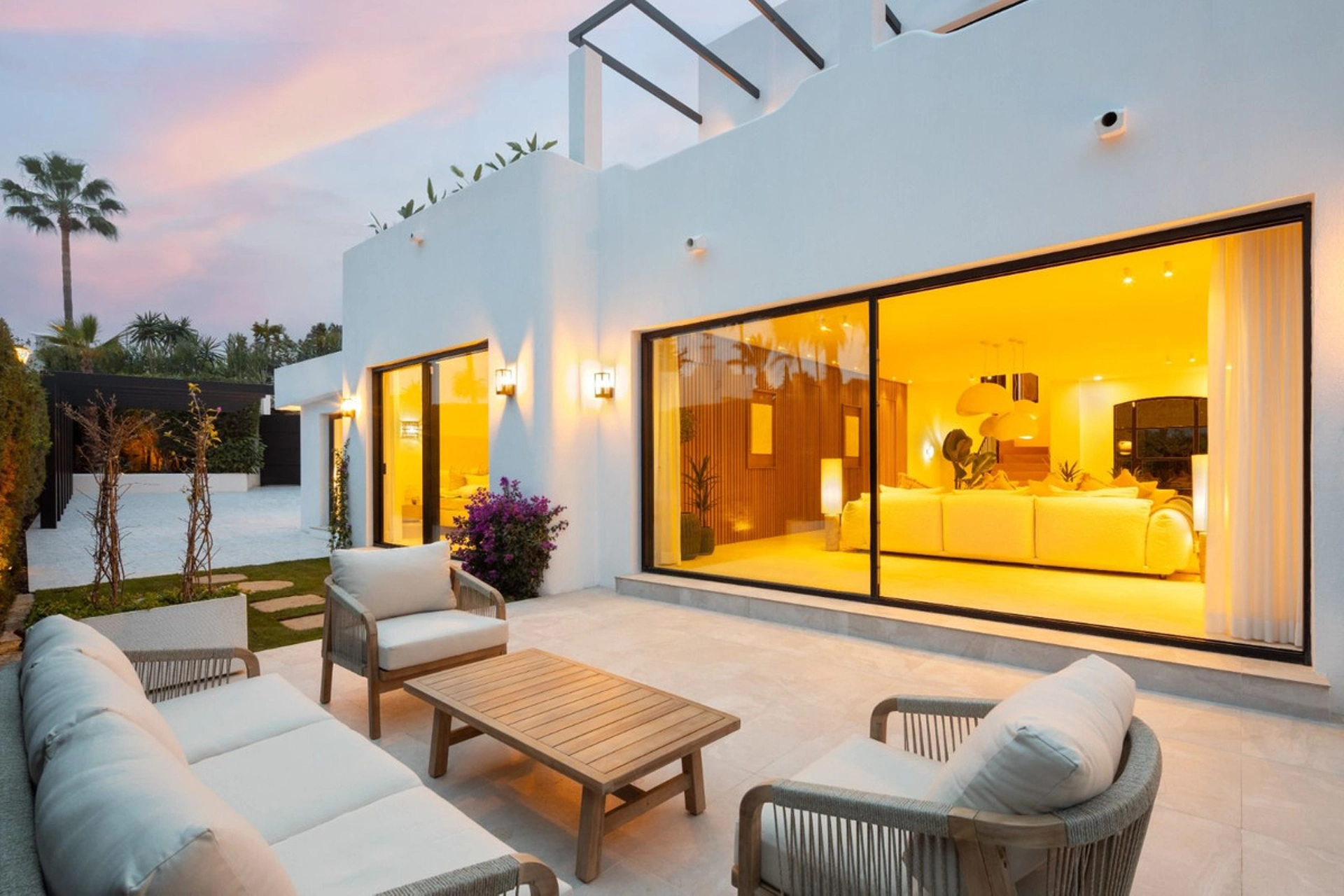 Villa for sale in Nueva Andalucia, Marbella