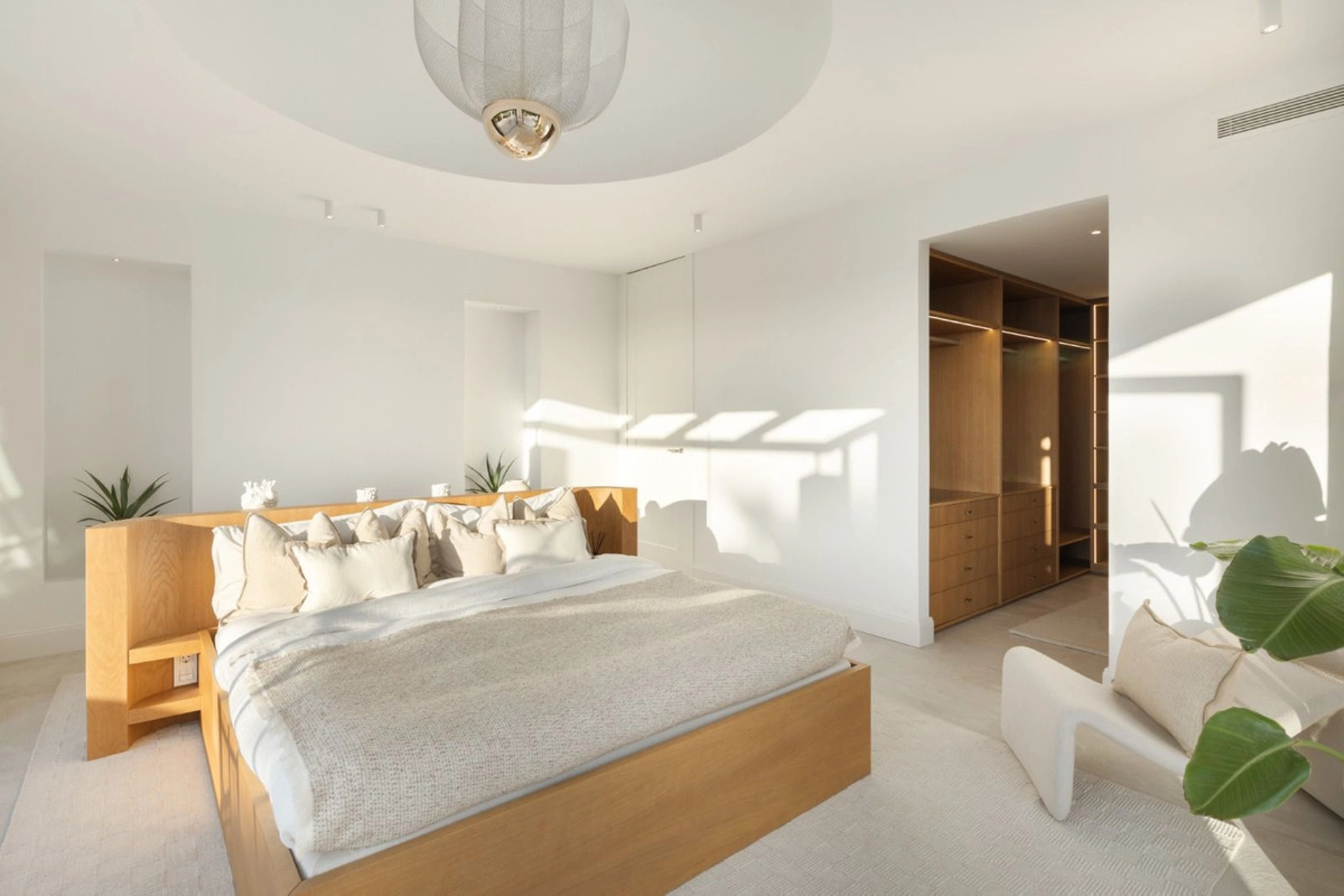 Villa for sale in Nueva Andalucia, Marbella