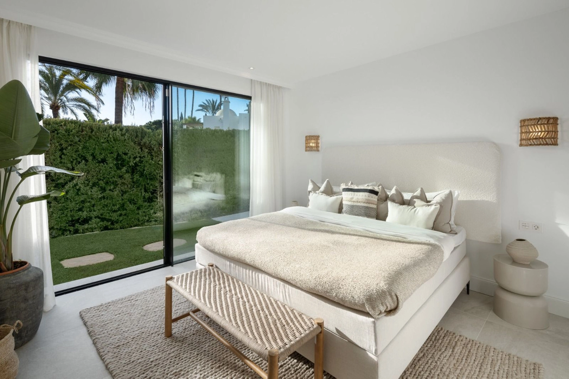 Villa for sale in Nueva Andalucia, Marbella