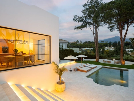 Villa for sale in Nueva Andalucia, Marbella