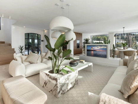 Villa for sale in Nueva Andalucia, Marbella