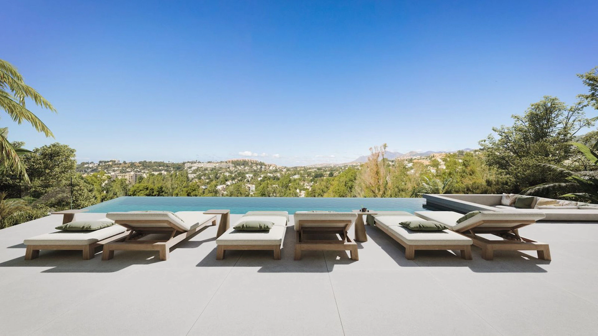 Villa for sale in Nueva Andalucia, Marbella