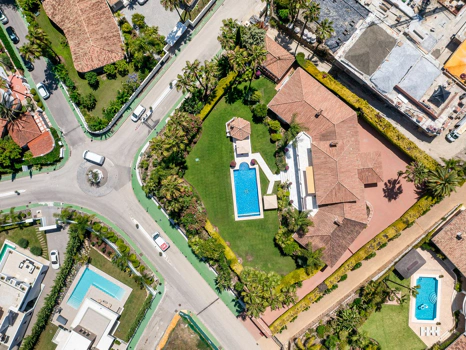 Villa en venta en Nueva Andalucia, Marbella