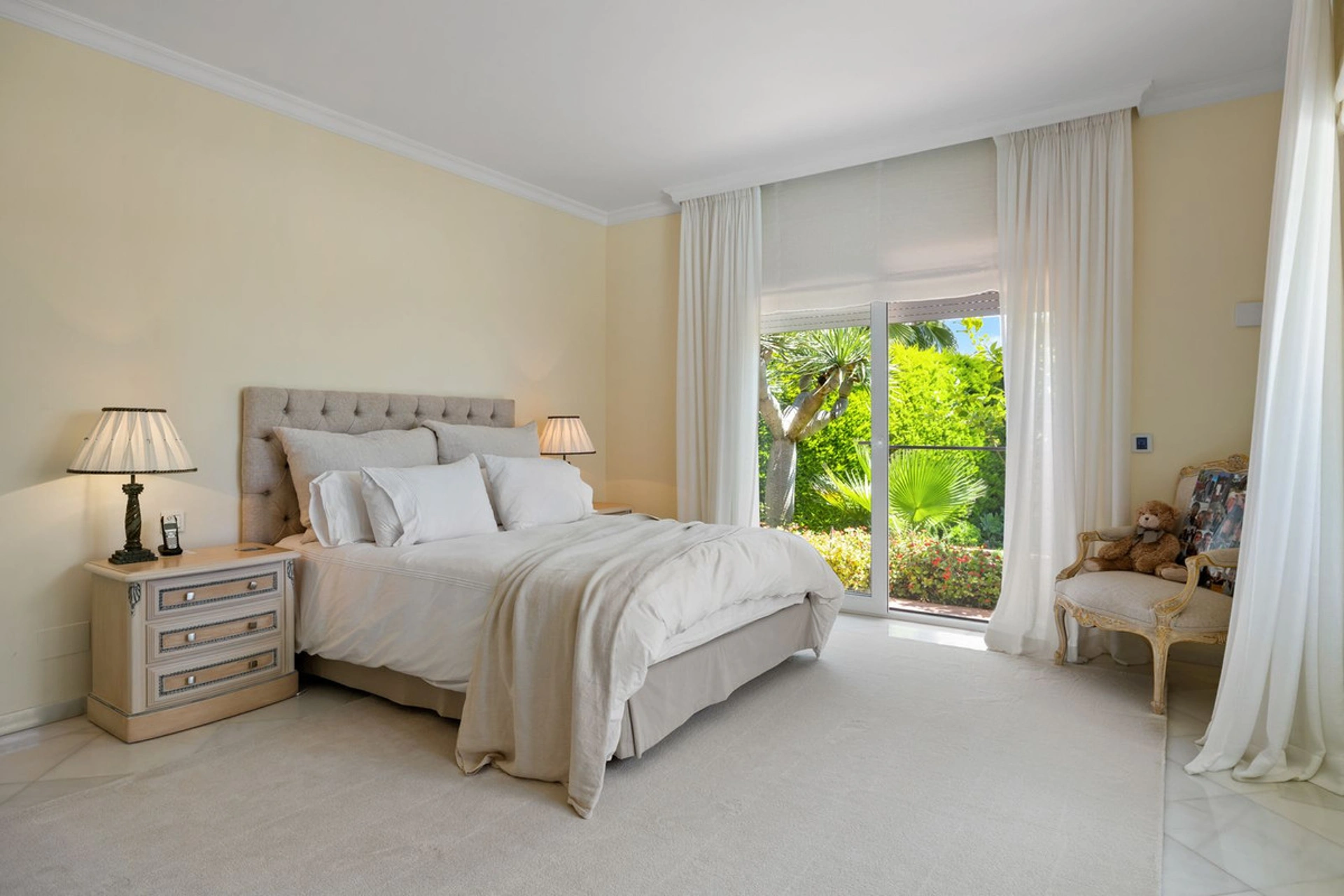 Villa en venta en Nueva Andalucia, Marbella