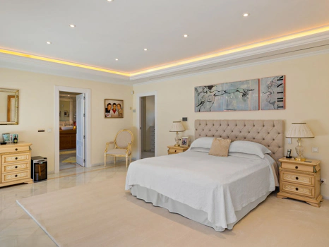 Villa en venta en Nueva Andalucia, Marbella