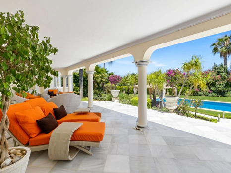 Villa en venta en Nueva Andalucia, Marbella
