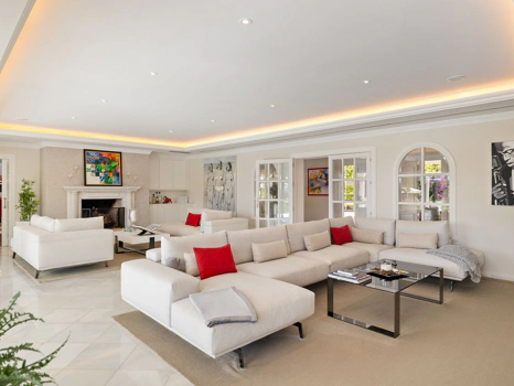 Villa en venta en Nueva Andalucia, Marbella