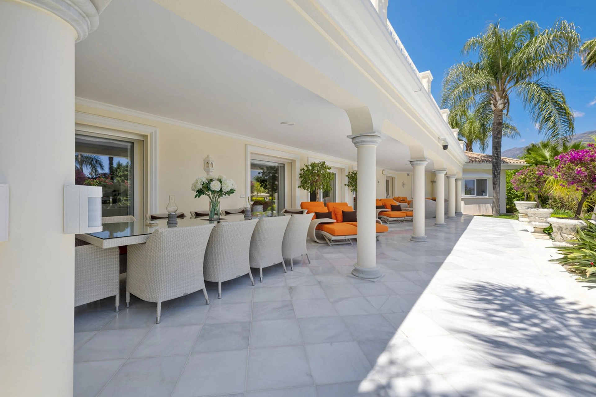 Villa en venta en Nueva Andalucia, Marbella