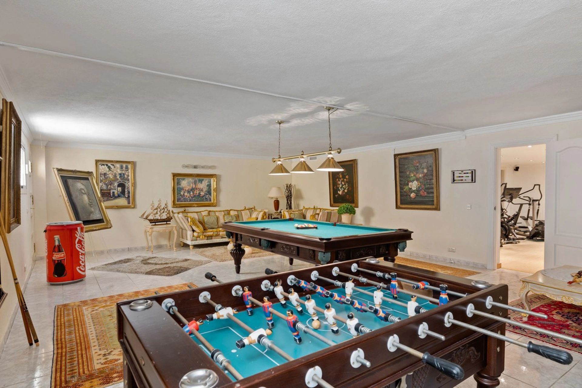 Villa en venta en Nueva Andalucia, Marbella