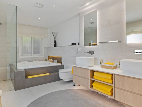 Villa en venta en Nueva Andalucia, Marbella