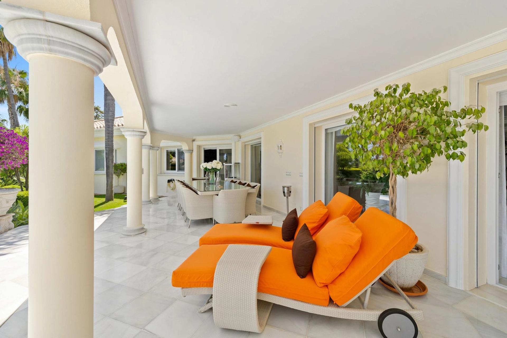 Villa en venta en Nueva Andalucia, Marbella