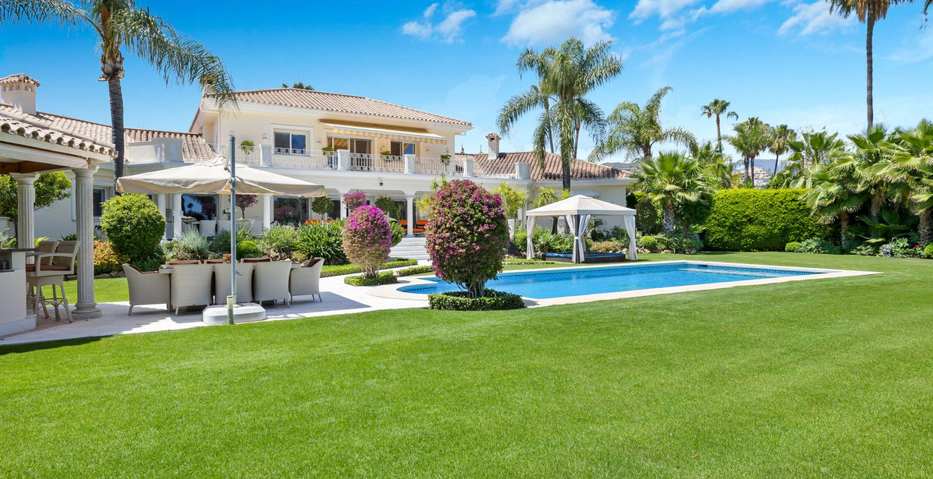 Villa for sale in Nueva Andalucia, Marbella