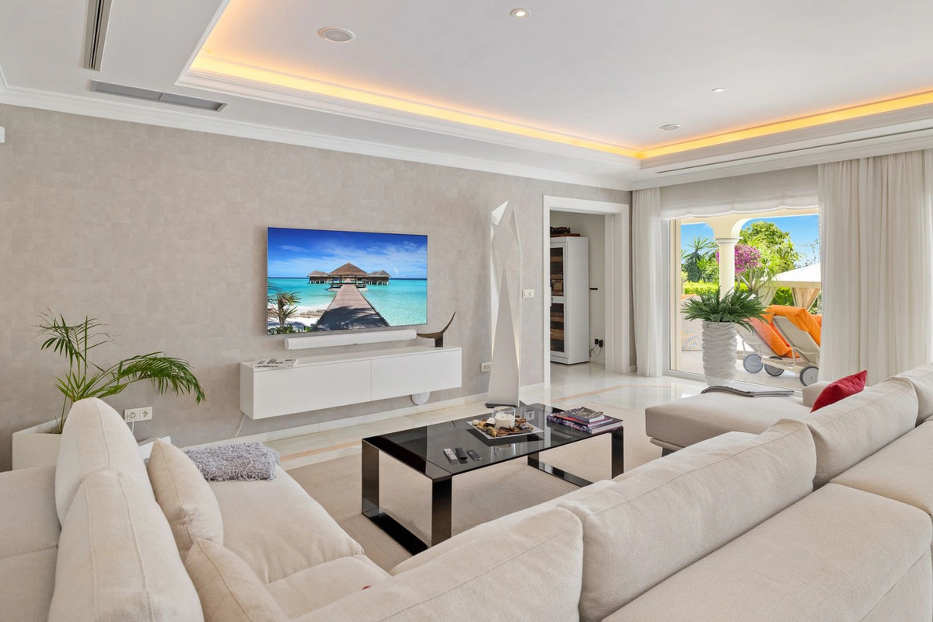 Villa en venta en Nueva Andalucia, Marbella