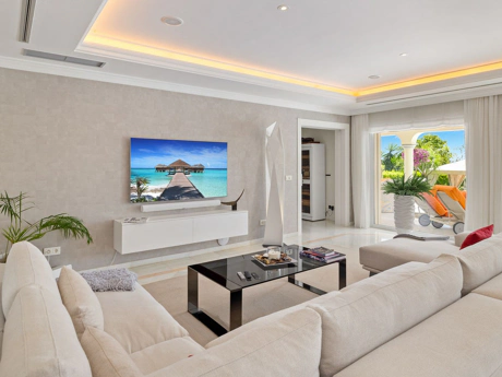 Villa en venta en Nueva Andalucia, Marbella