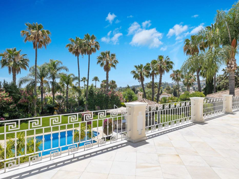 Villa en venta en Nueva Andalucia, Marbella