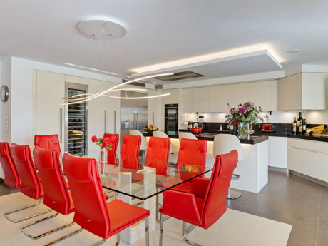 Villa en venta en Nueva Andalucia, Marbella