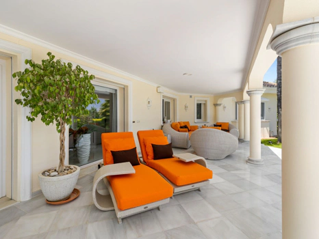 Villa en venta en Nueva Andalucia, Marbella