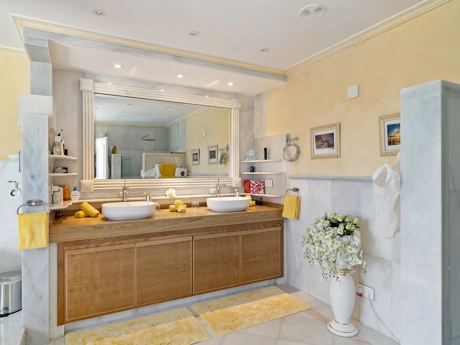 Villa en venta en Nueva Andalucia, Marbella