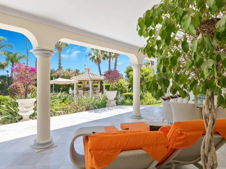 Villa en venta en Nueva Andalucia, Marbella