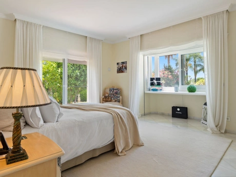 Villa en venta en Nueva Andalucia, Marbella
