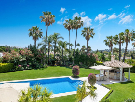 Villa en venta en Nueva Andalucia, Marbella