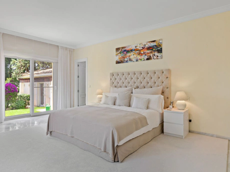 Villa en venta en Nueva Andalucia, Marbella