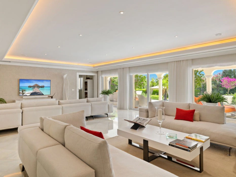 Villa en venta en Nueva Andalucia, Marbella