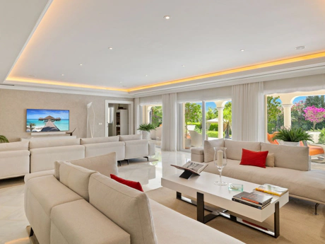 Villa en venta en Nueva Andalucia, Marbella