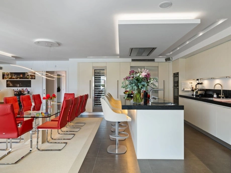 Villa en venta en Nueva Andalucia, Marbella
