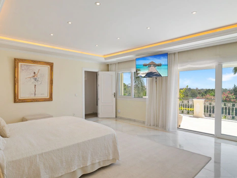 Villa en venta en Nueva Andalucia, Marbella