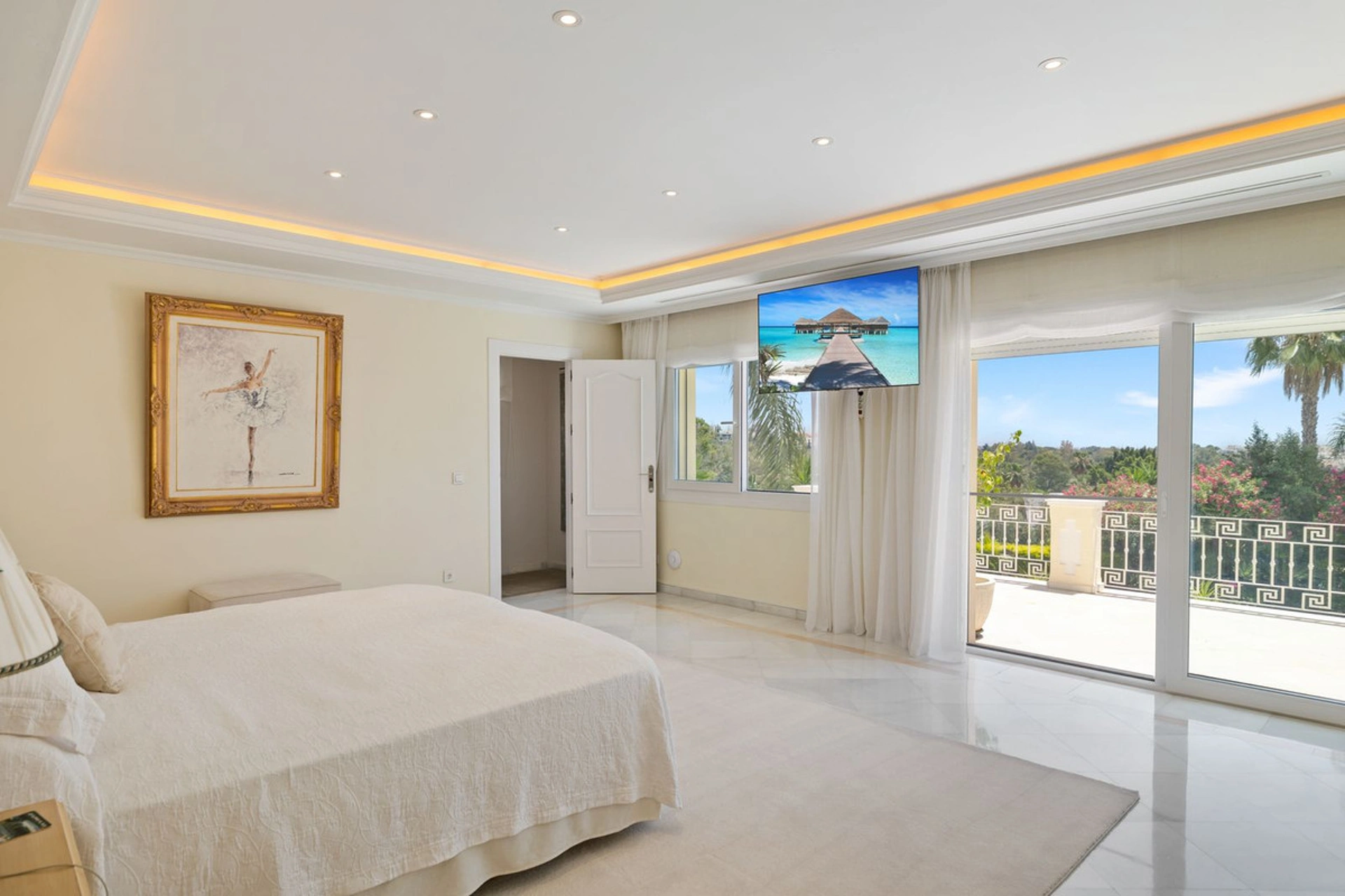 Villa en venta en Nueva Andalucia, Marbella