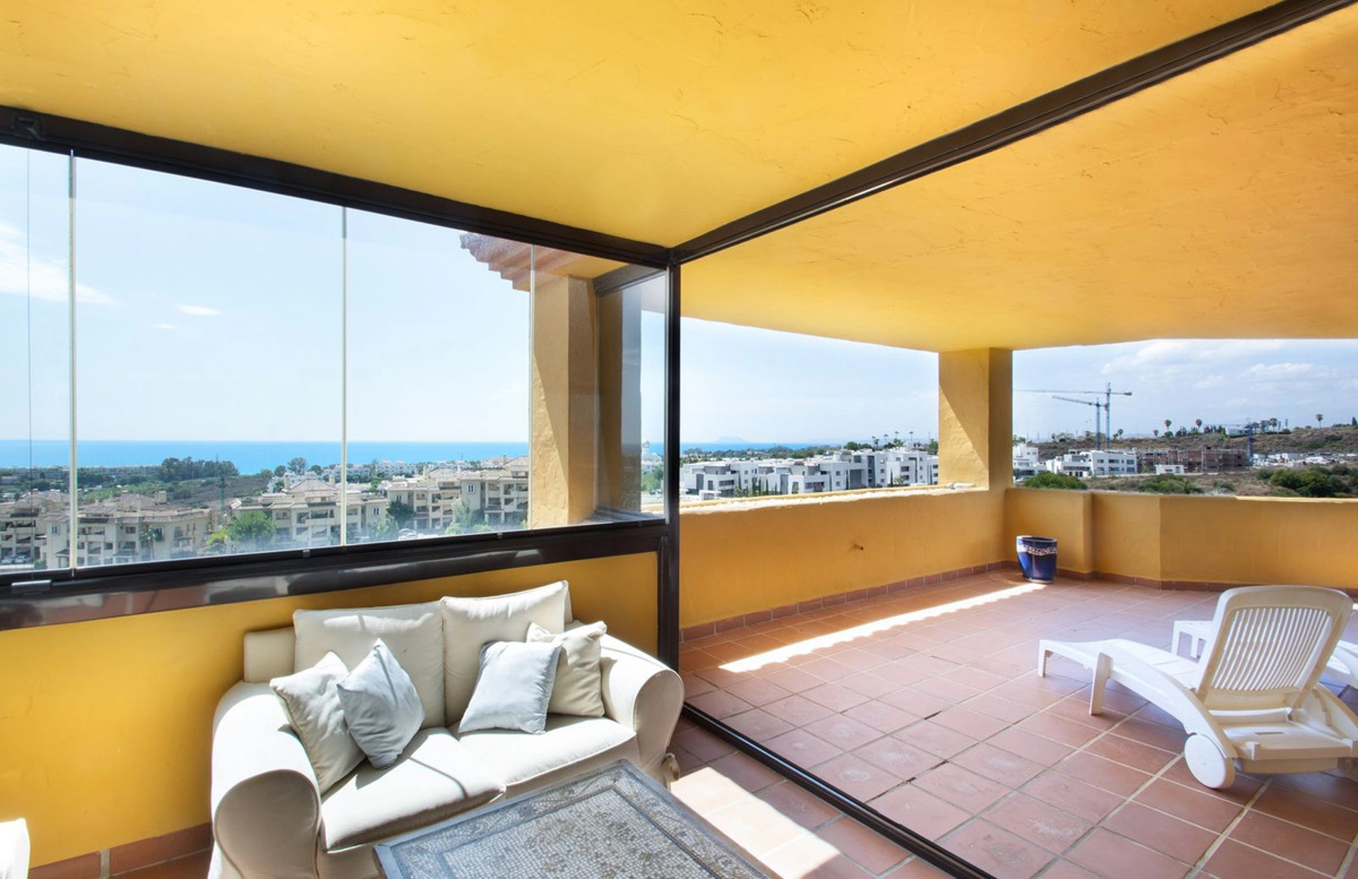 Apartment for sale in Estepona