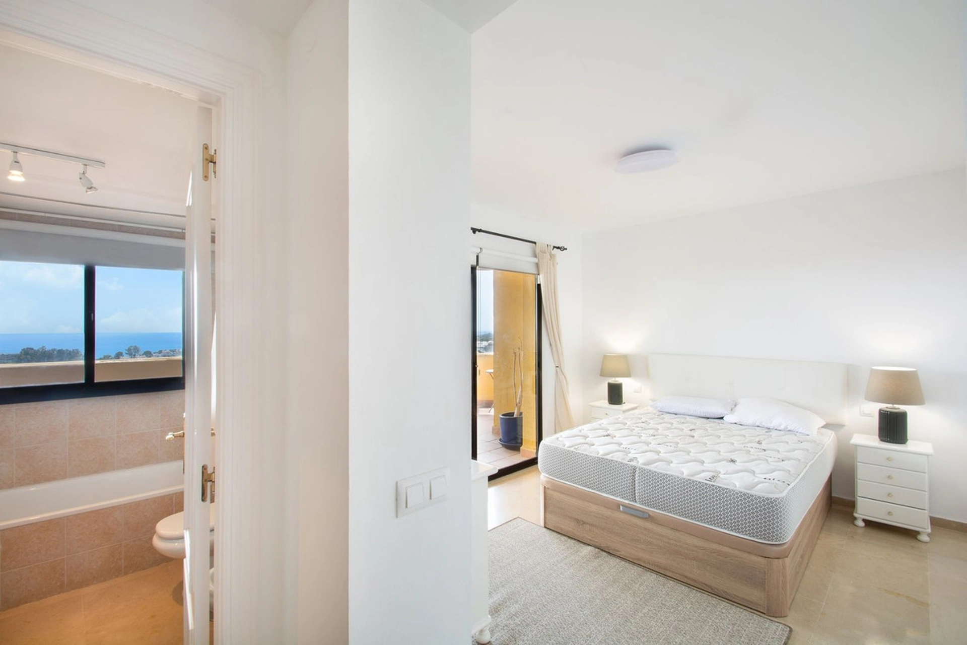 Apartment for sale in Estepona