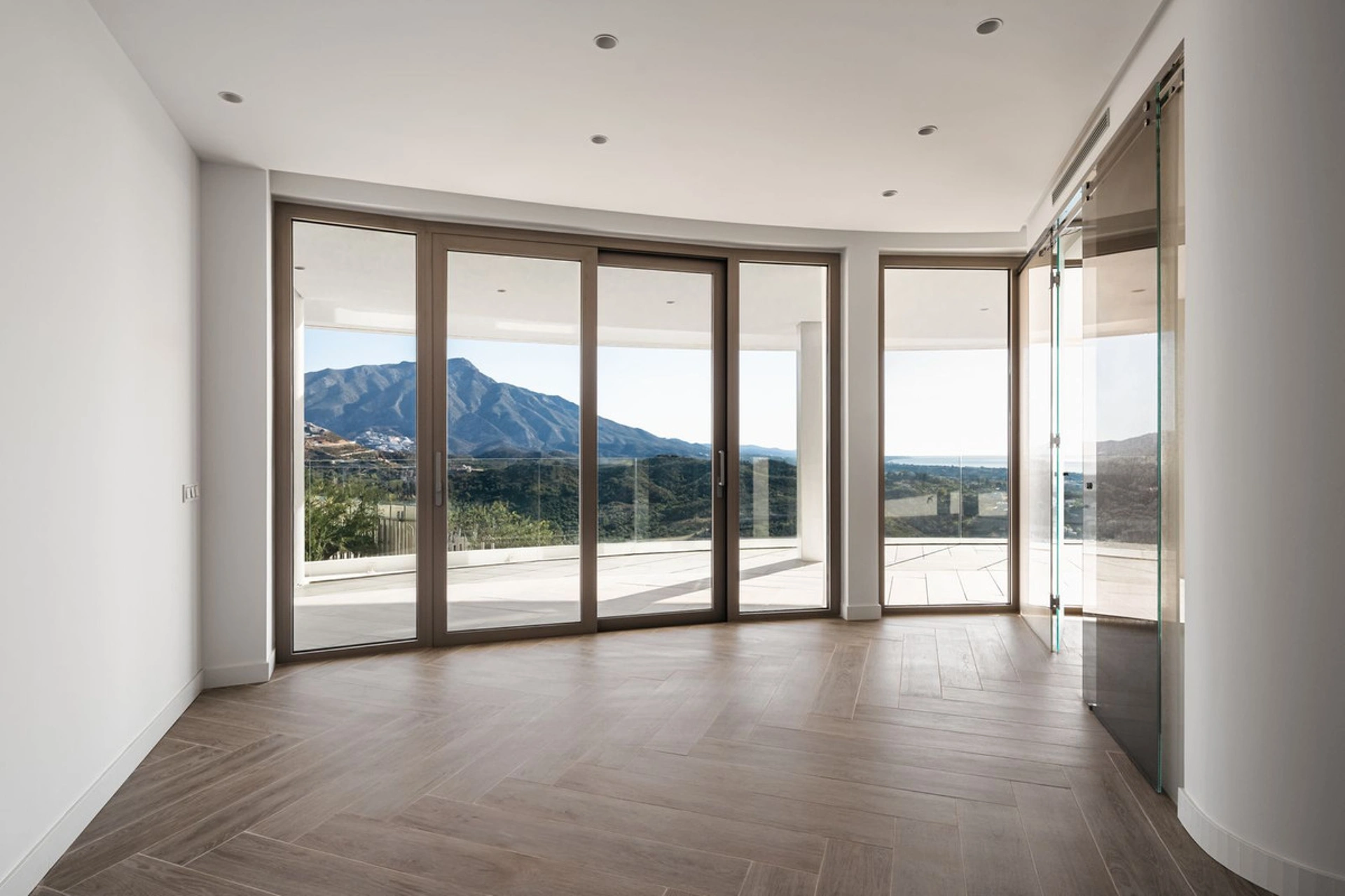 Apartment for sale in Benahavis