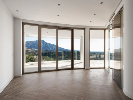 Apartment for sale in Benahavis