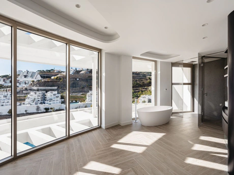 Apartment for sale in Benahavis