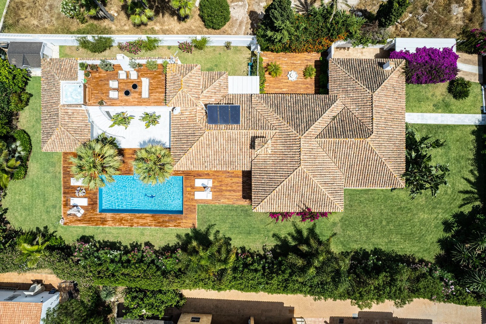 Villa for sale in Marbesa, Marbella East